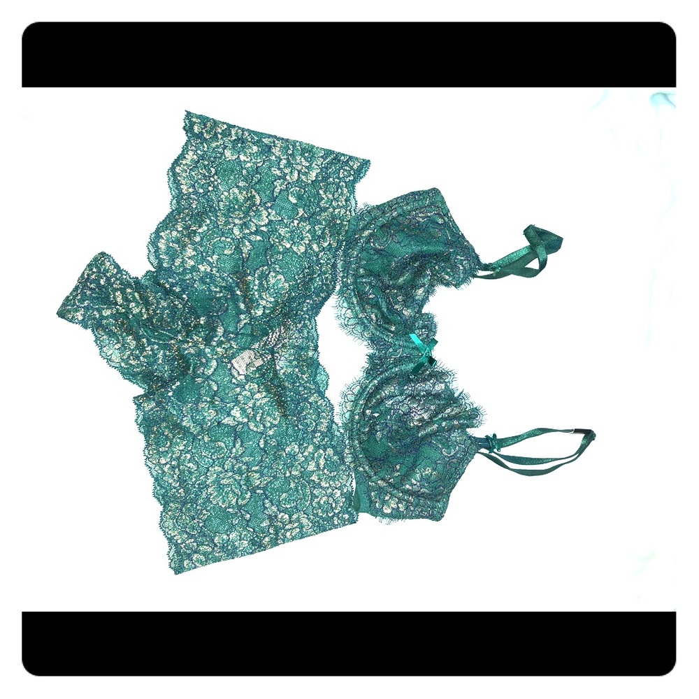 Victoria’s Secret green & gold bra panties set